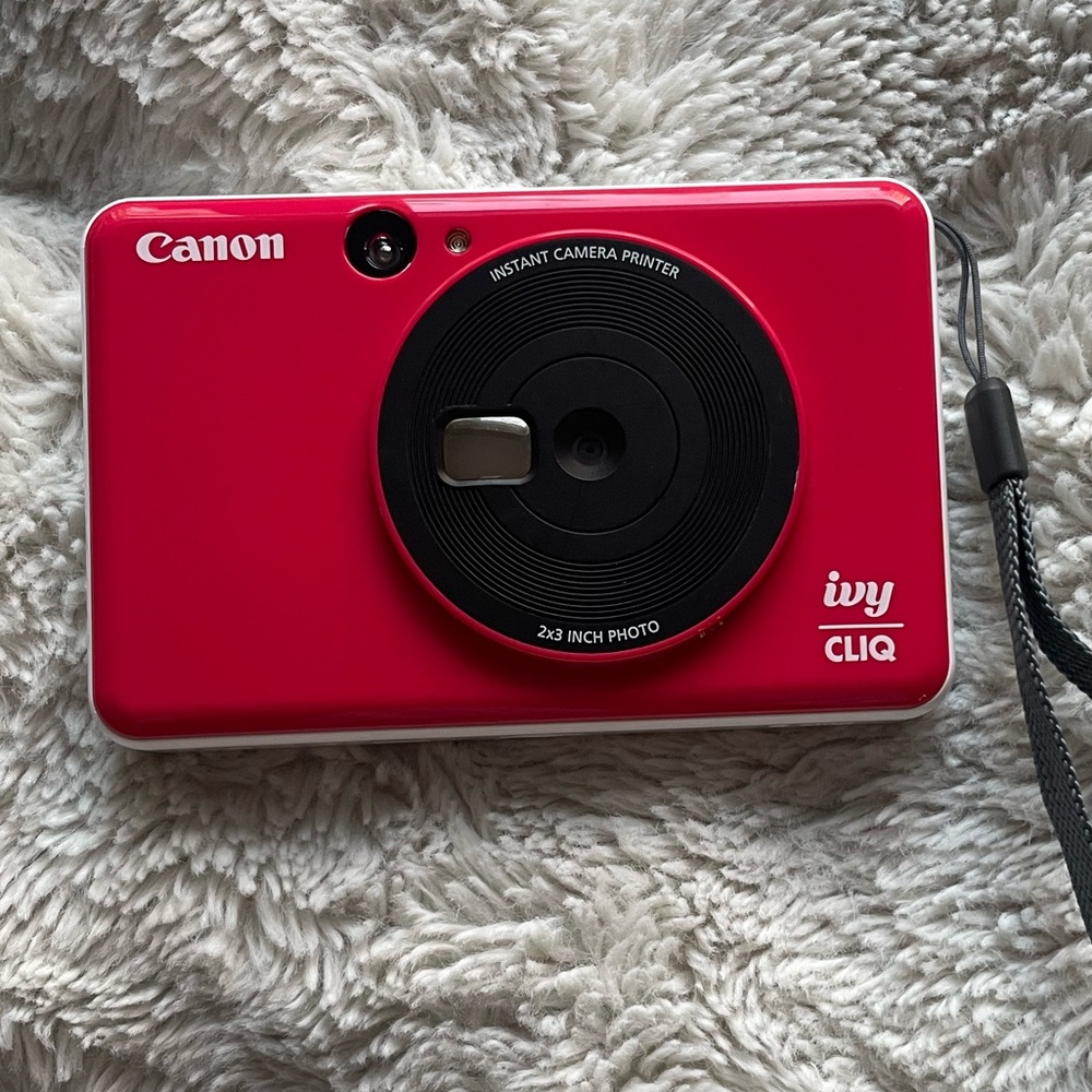 Canon IVY CLIQ instant camera printer 2x3”
